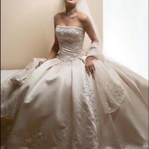 Maggie Sottero 2 piece Wedding Gown with Swarovski crystals certificate included